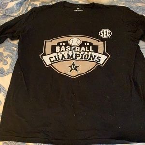 Men’s Large Vanderbilt U. baseball 2019 National Champs black long-sleeved tee